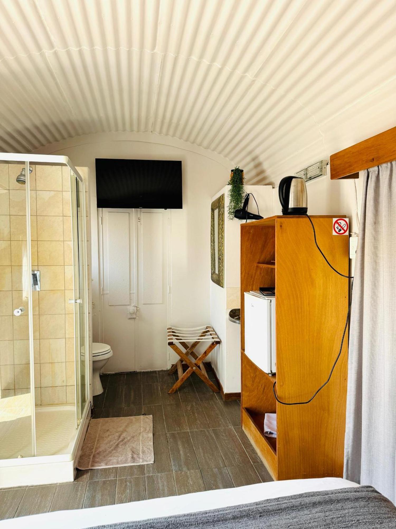Conductor'S Inn Цумеб Екстер'єр фото